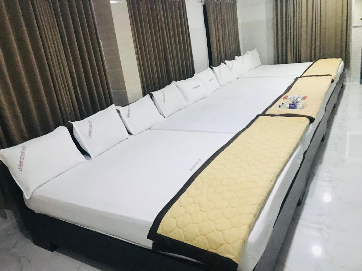 Lakshmi Tourist Home Гуруваюр Экстерьер фото