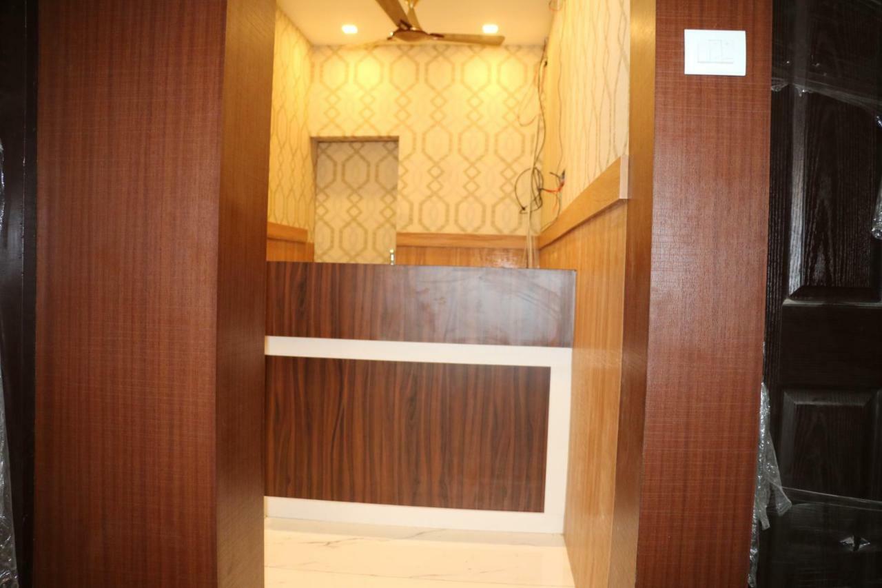 Lakshmi Tourist Home Гуруваюр Экстерьер фото