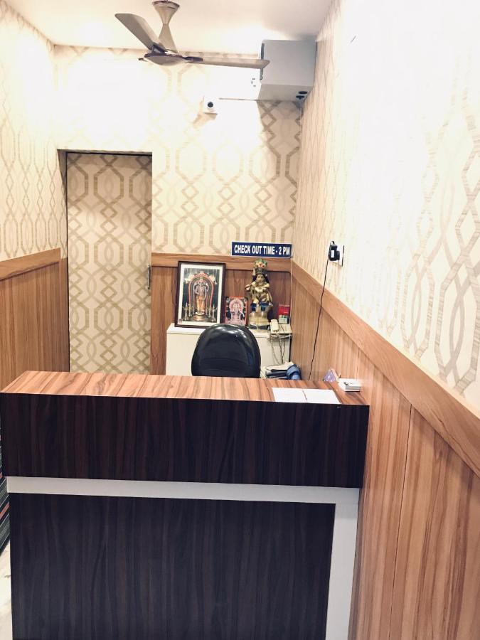 Lakshmi Tourist Home Гуруваюр Экстерьер фото
